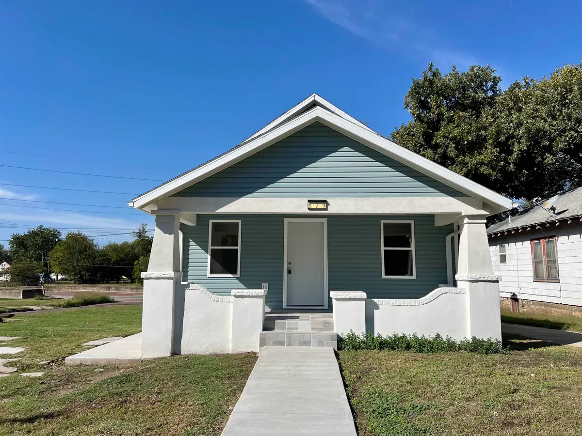 829 S Summit, Arkansas City, KS 67005 - #1