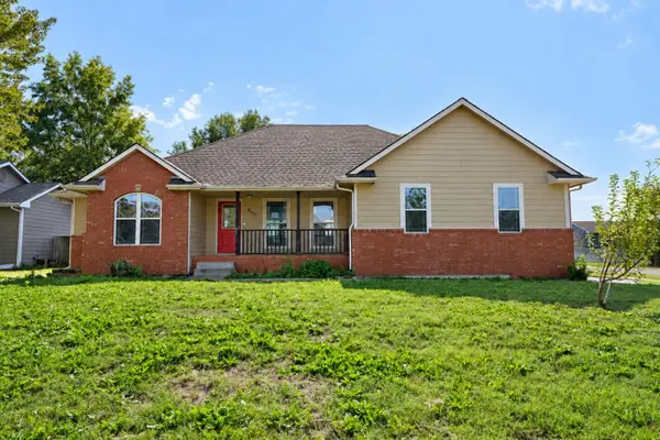 907 S James Ct, Maize, KS 67101