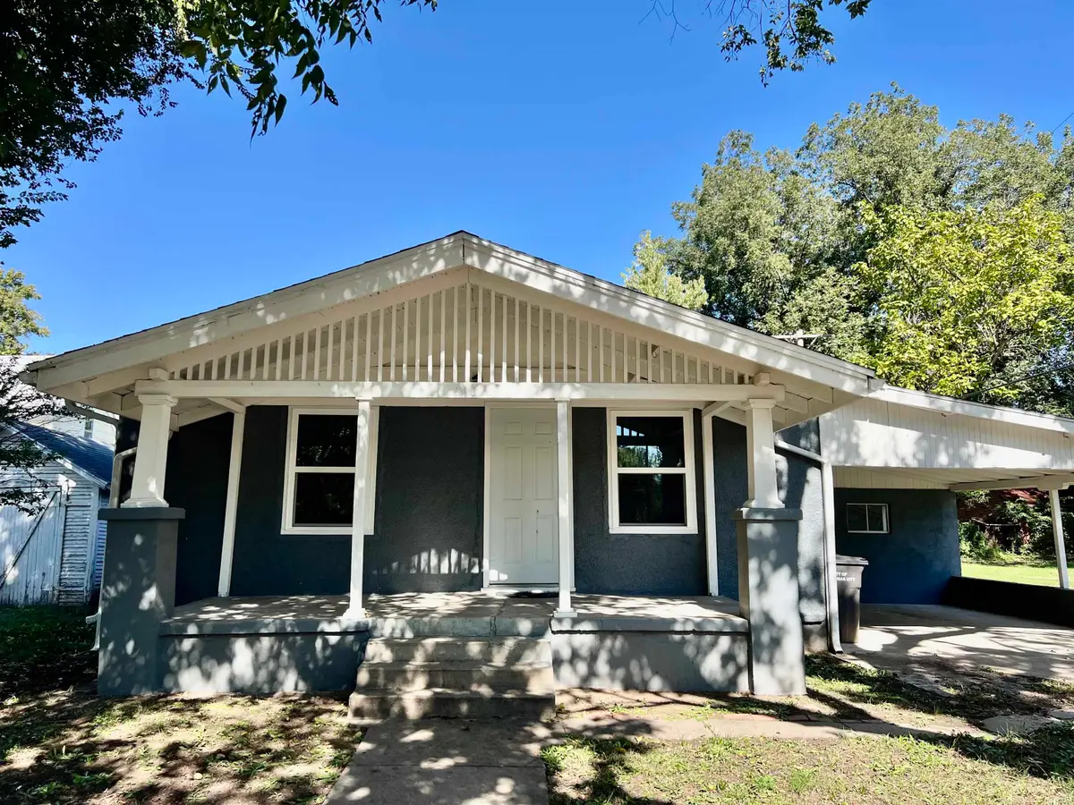 210 E Quincy, Arkansas City, KS 67005 - #1
