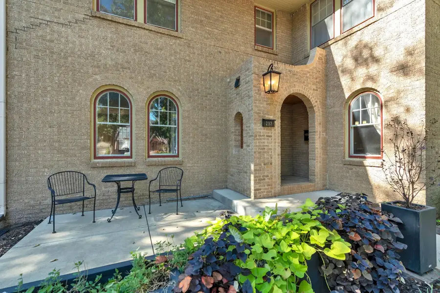 237 S Terrace Dr, Wichita, KS 67218 - #3