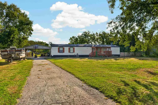 7034 S Green St, Wichita, KS 67216