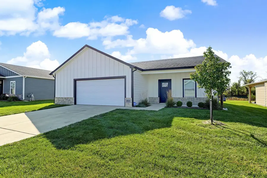 2915 E Highridge St, Park City, KS 67219 - #2