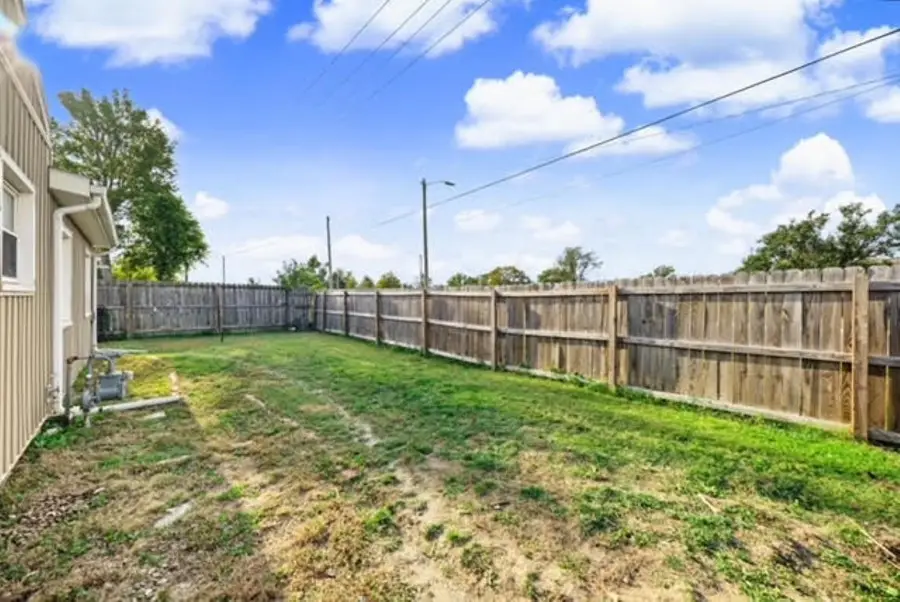 1216 Windsor Dr, Salina, KS 67401 - #2