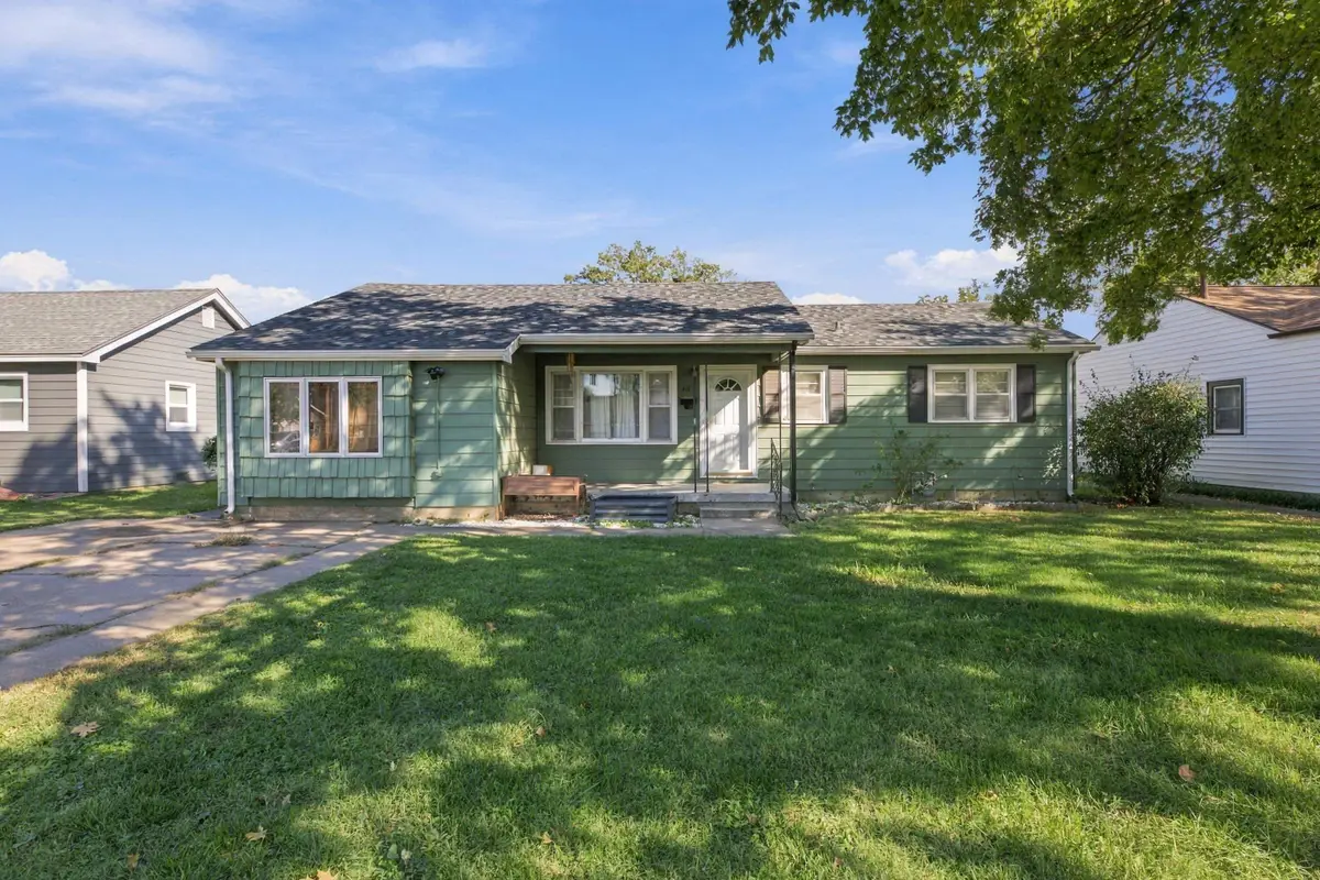 416 N Burns Ave, Valley Center, KS 67147 - #1