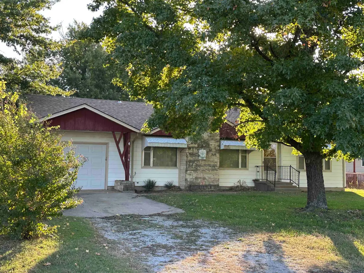 216 Riverview St, Douglass, KS 67039 - #1