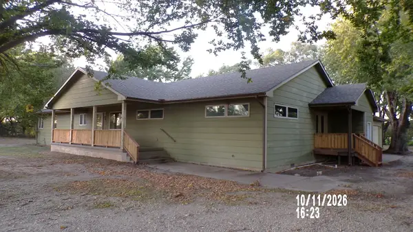956 E 90th Ave N, Belle Plaine, KS 67013-8202