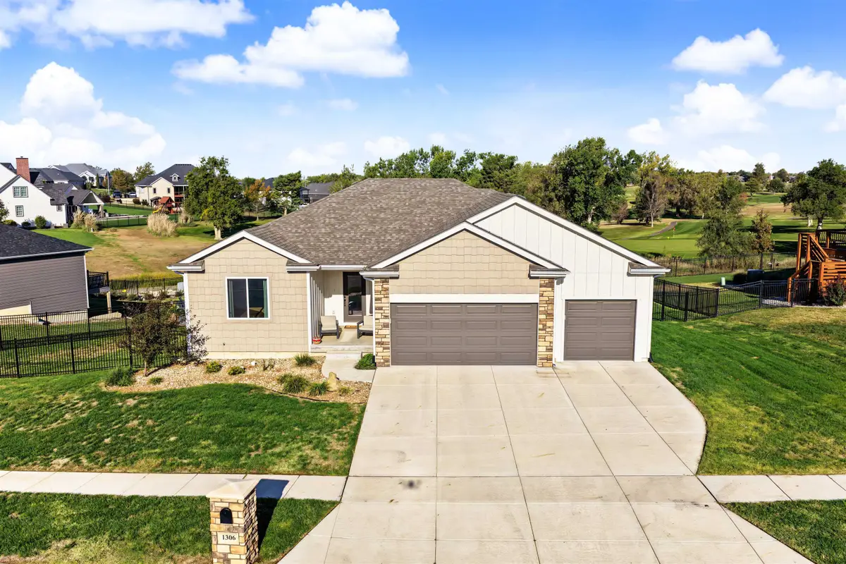 1306 Bentgrass Ln, Salina, KS 67401 - #1