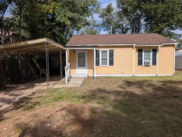 3500 E Sunview, Wichita, KS 67216