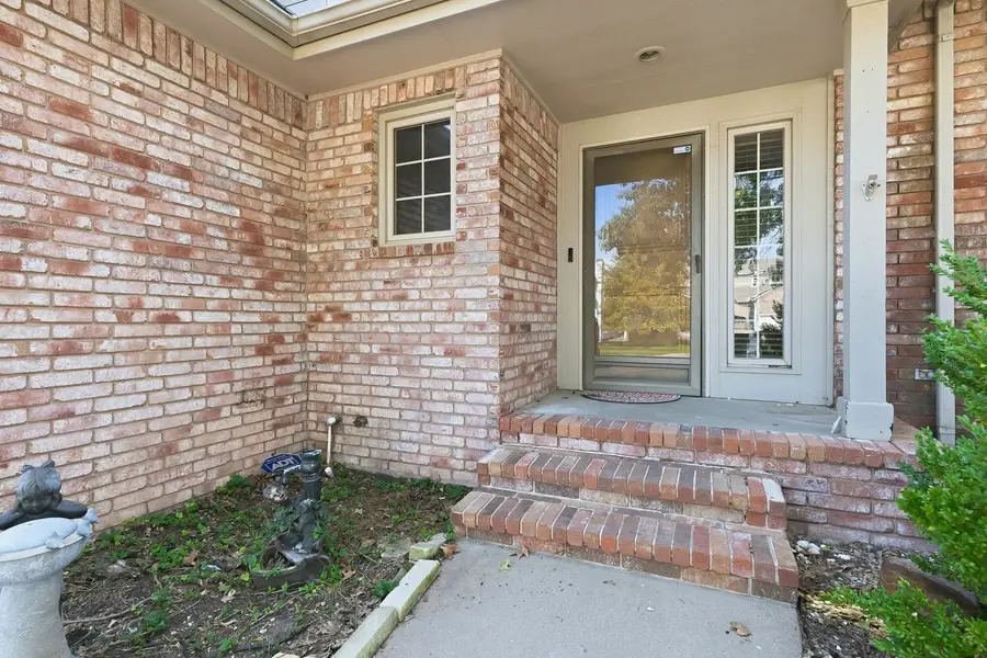 2530 N Fox Run, Wichita, KS 67226 - #2