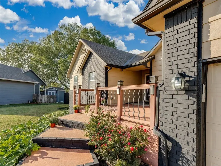4963 N Parkhurst Ct, Bel Aire, KS 67220 - #3