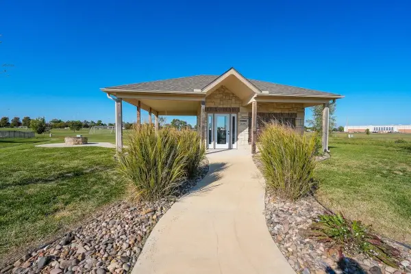 1204 E Park Glen St, Clearwater, KS 67026