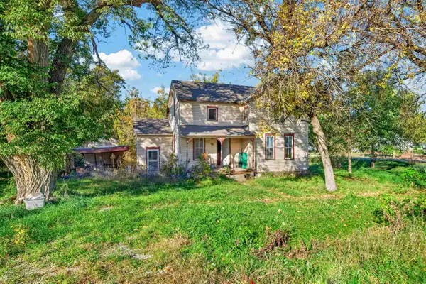 811 N Plum St, Peabody, KS 66866
