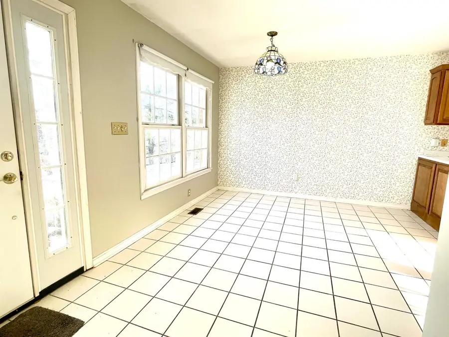 4945 Robin Hood Dr., Ashland, KY 41101 - #3