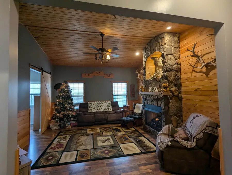 240 Walnut Lane, Grayson, KY 41143 - Image #2