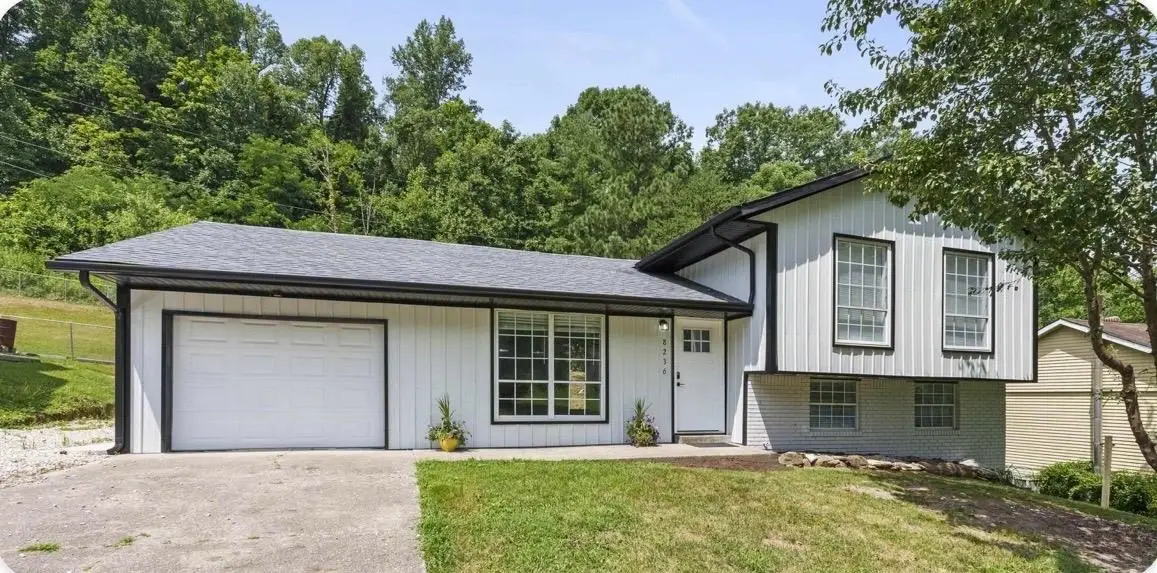 8236 Carla Dr, Ashland, KY 41102 - Image #1