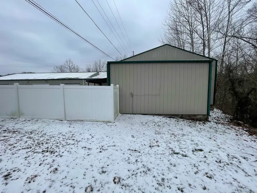 151 Lakeway Plaza, Grayson, KY 41143 - Image #2