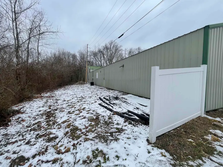 151 Lakeway Plaza, Grayson, KY 41143 - Image #3