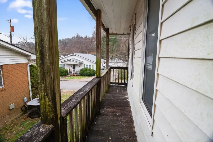 610 Holcomb Street, Grayson, KY 41143 - Image #3