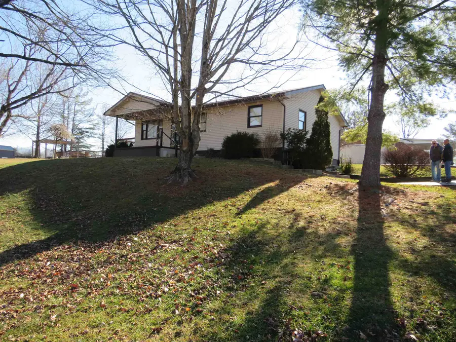 1025 Rayburn Street, Olive Hill, KY 41164 - Image #2