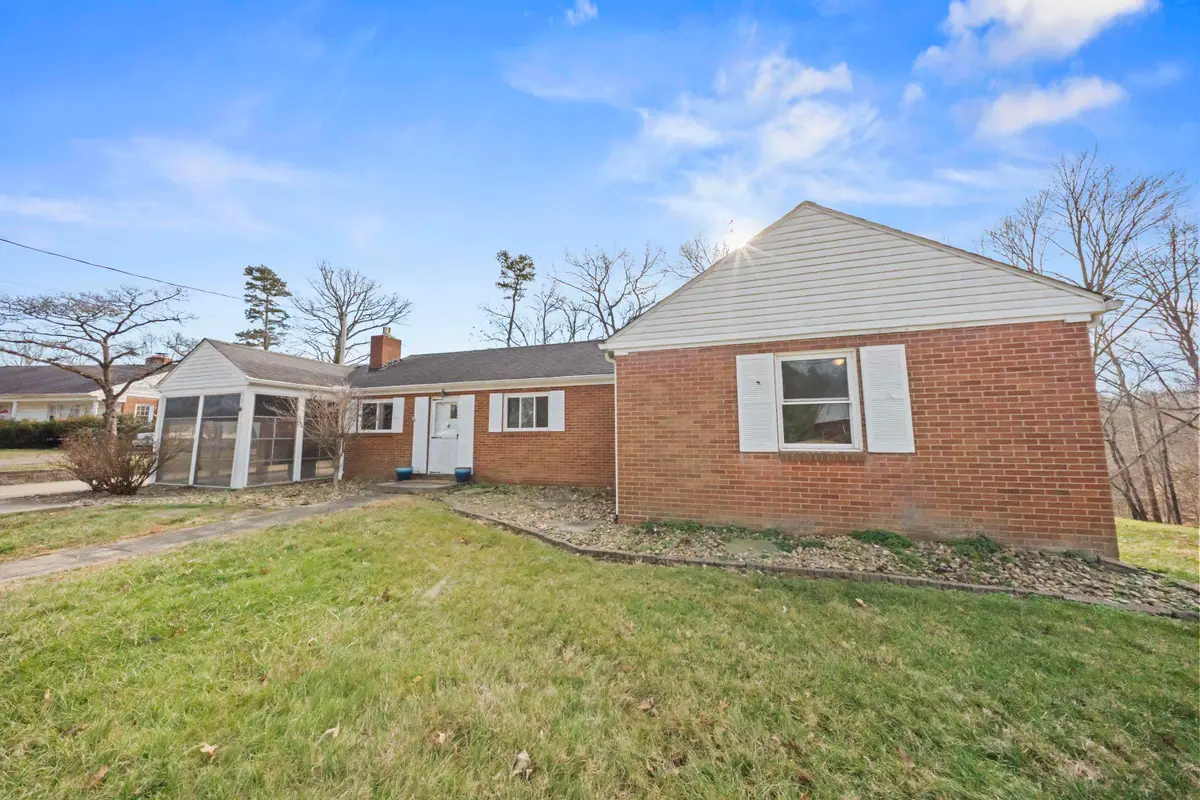 123 New Hampshire Drive, Ashland, KY 41101 - Image #1