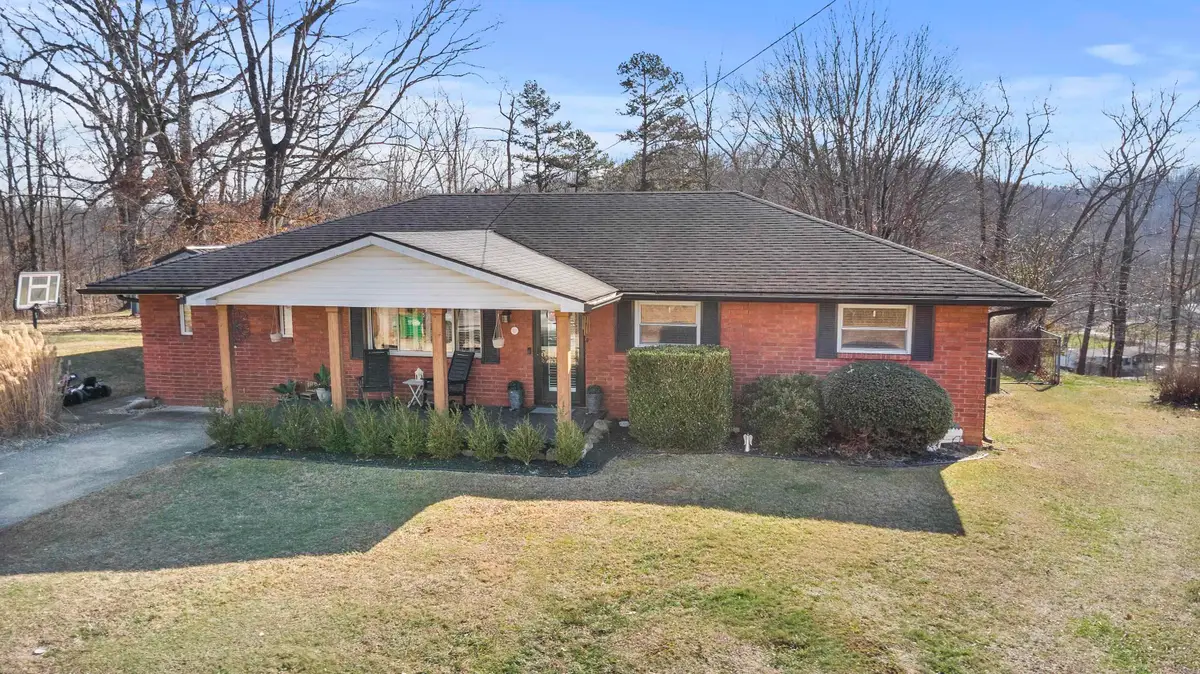 312 W Woodmont Drive, Ashland, KY 41102 - Image #1