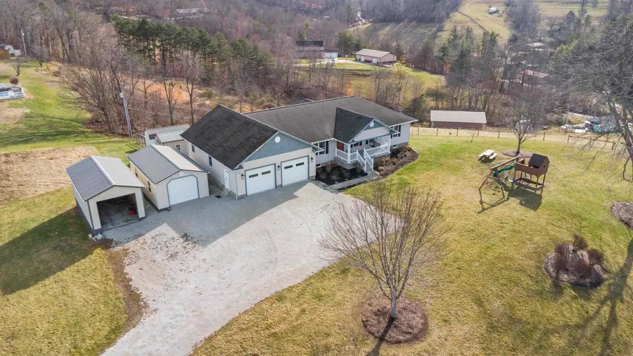 218 Fox Run Rd, Grayson, KY 41143 - #3