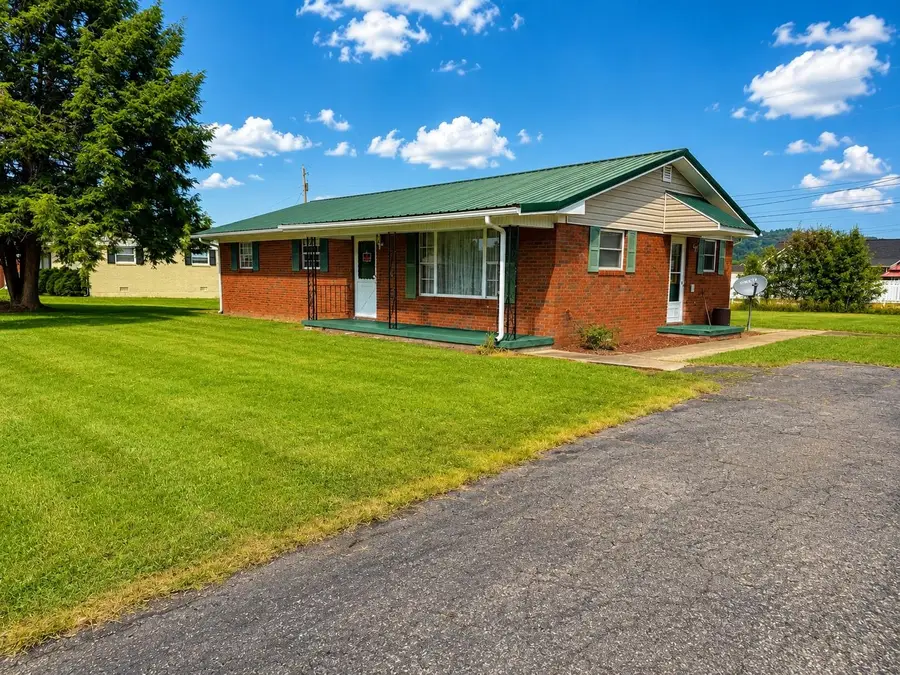 811 Webster Street, Grayson, KY 41143 - #2