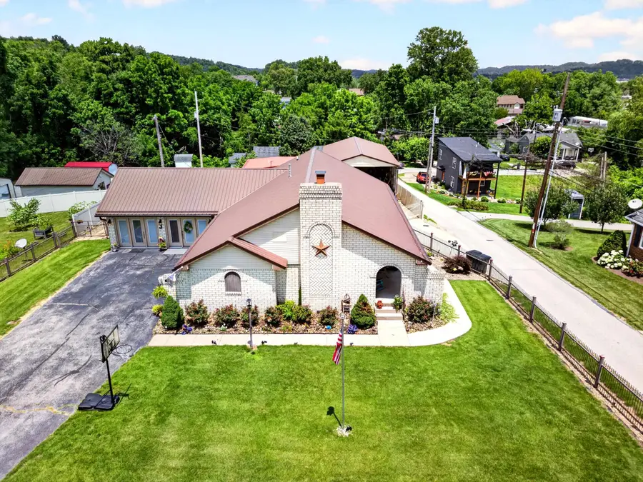 102 W 3rd Street, Grayson, KY 41143 - #3
