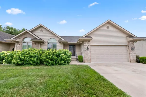 208 Condominium Drive, grayson, KY 41143