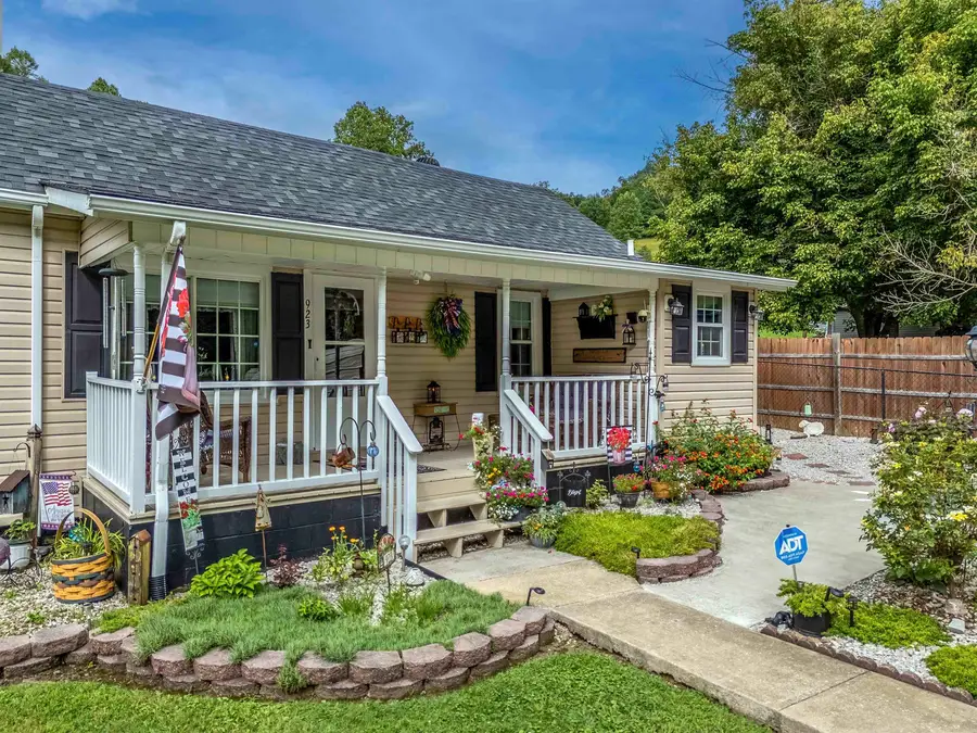 923 Henderson Branch Rd, Olive Hill, KY 41164 - #2