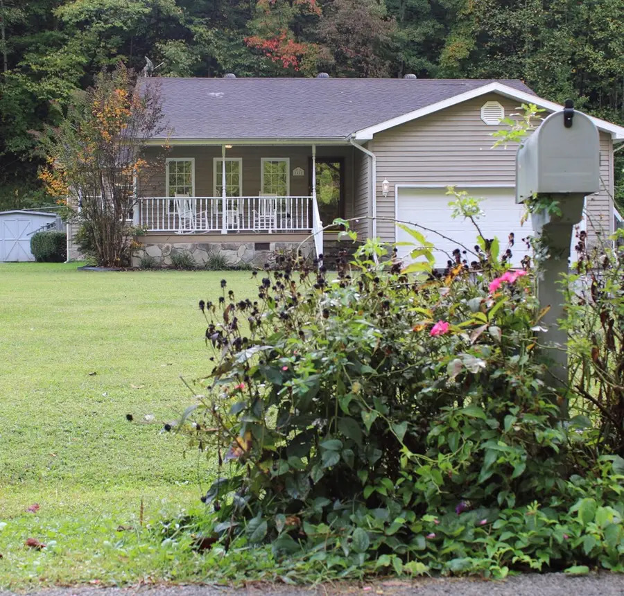 48 Amos Newsome Ln, Virgie, KY 41572 - Image #2