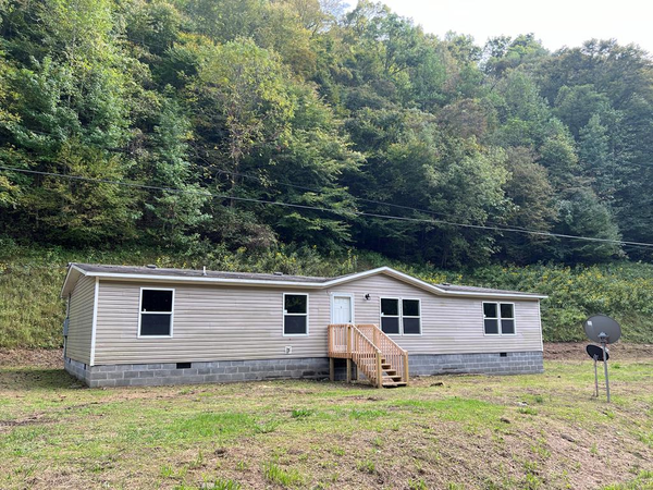 151 Right Fork Upper Pompey, Raccoon, KY 41557