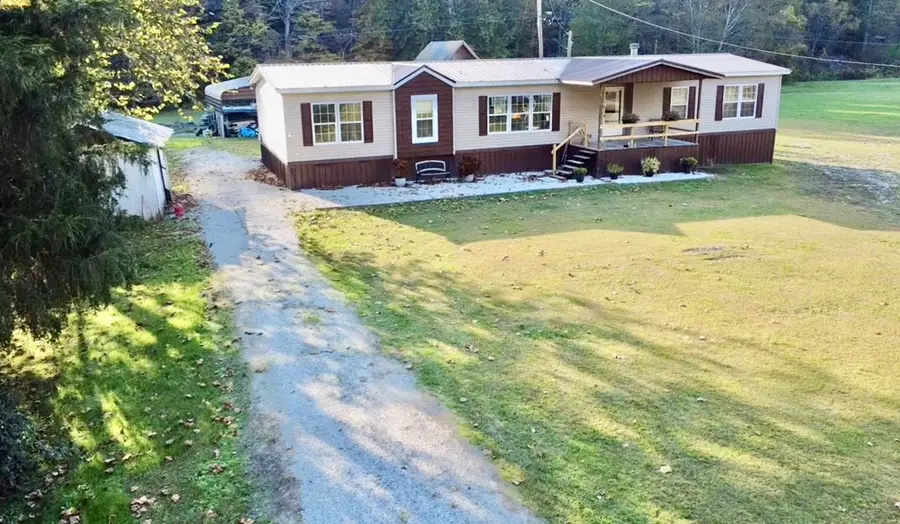 694 Oakley Road, Salyersville, KY 41465 - Image #2