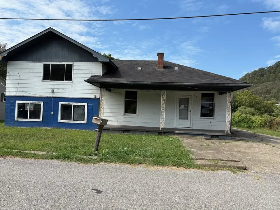 82 School St., Betsy Layne, KY 41605 - Image #2