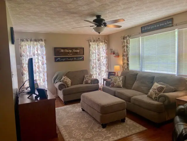 490 Ponderosa Drive, Paintsville, KY 41240 - Image #3