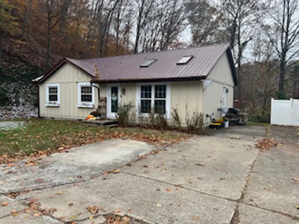 181 W Keyser Heights Dr, Pikeville, KY 41501 - Image #1
