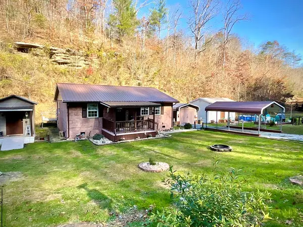 346 Rocky Knob Branch, Staffordsville, KY 41256