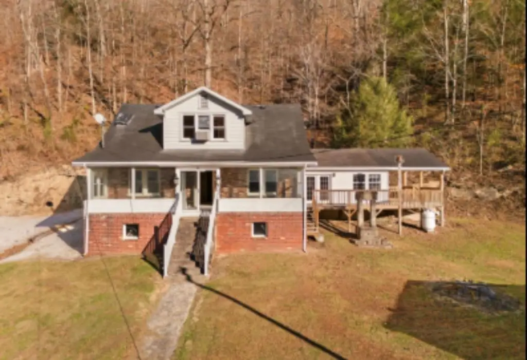 395 Kenmont Road, Happy, KY 41729 - Image #1