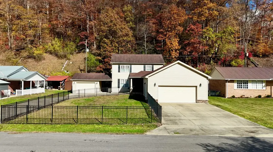 152 Keene Village Drive, Raccoon, KY 41557 - Image #2