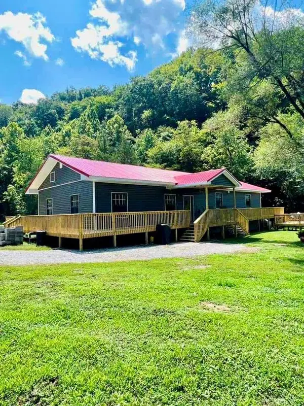 315 Red Bird Lane, Pikeville, KY 41501