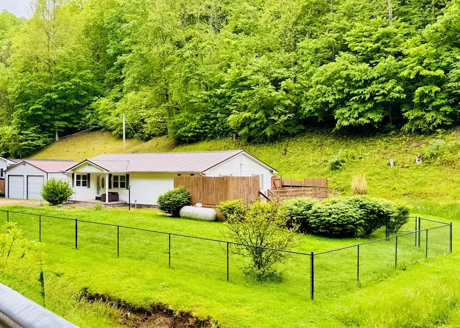 1621 Caudill Fork Road, Oil Springs, KY 41238 - Image #3