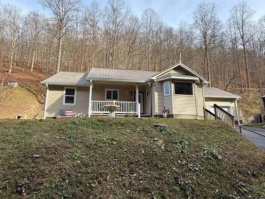 1035 Frozen Creek Rd., Raccoon, KY 41557 - Image #1