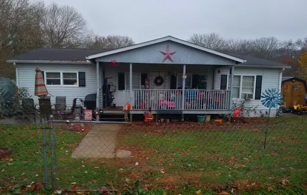 11 Oak Street, Louisa, KY 41230