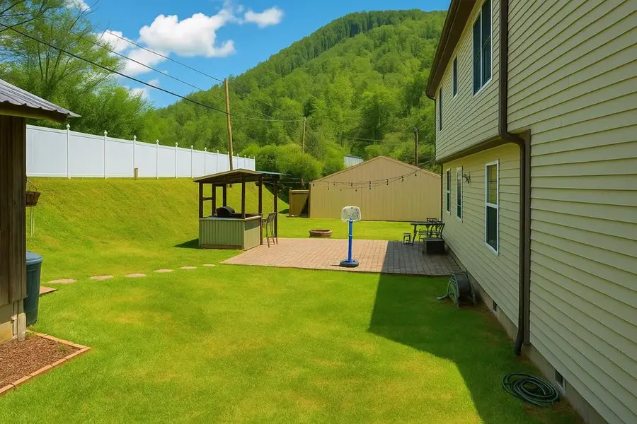 15 Walace Rd, Elkhorn City, KY 41522 - Image #3