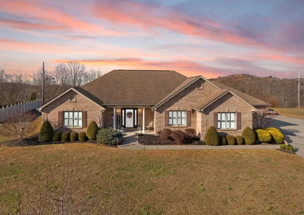 659 Phoenix Place Blvd, Hazard, KY 41701 - Image #1