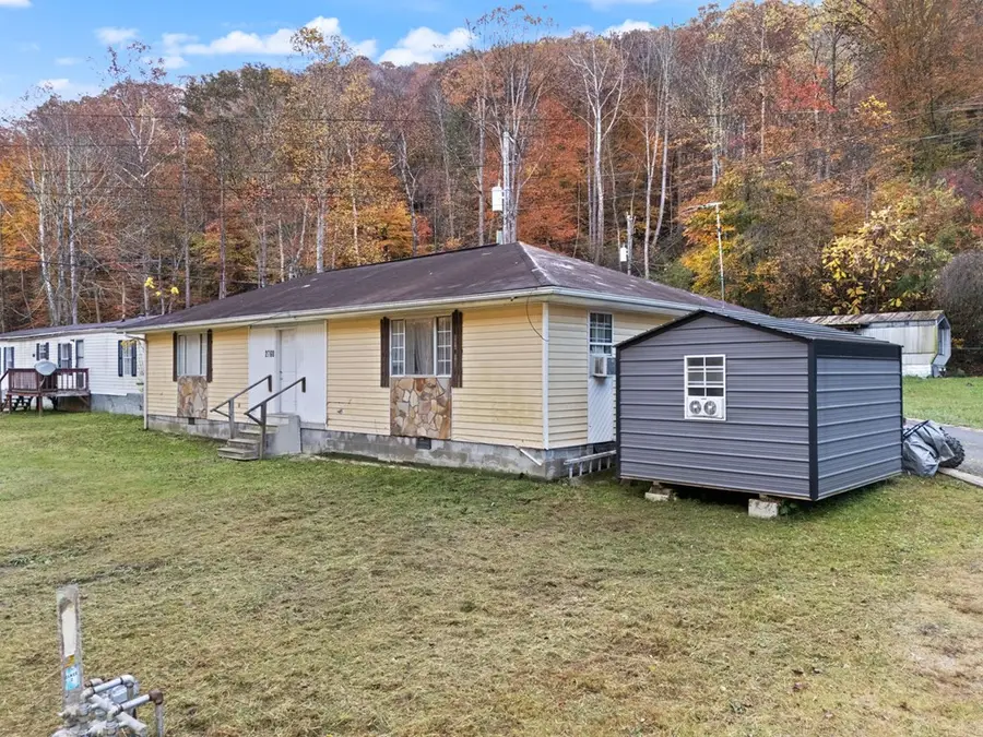 2768 Bullcreek Rd, Hyden, KY 41749 - Image #3