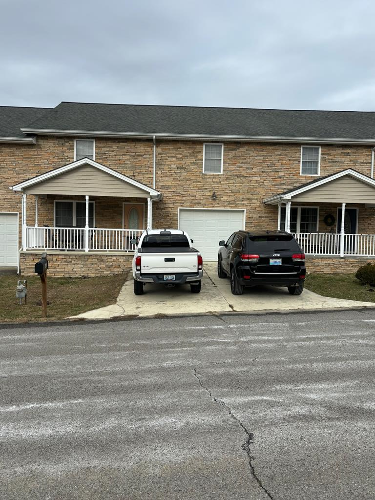 632 Clubhouse Drive, Prestonsburg, KY 41653 - #1