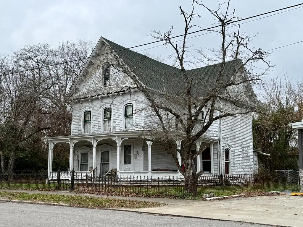 201 E Main St, Louisa, KY 41230 - #1