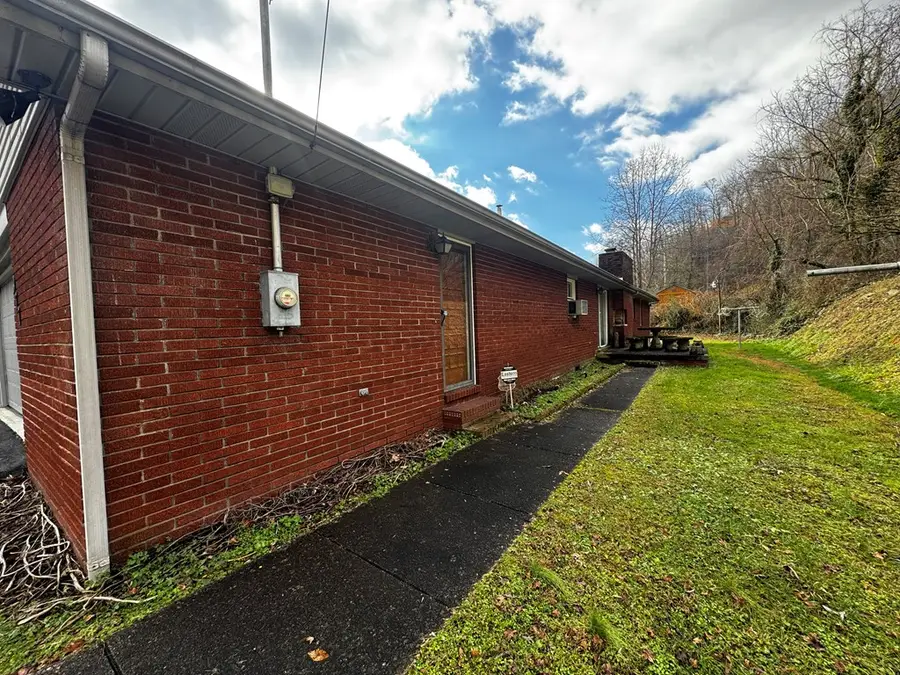 977 Marrowbone Creek Road, Elkhorn City, KY 41522 - Image #2