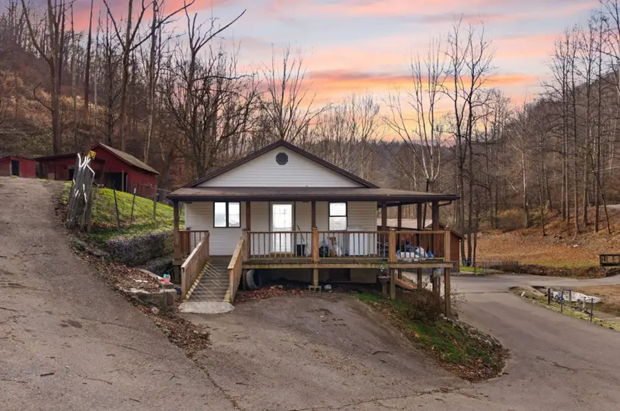 50 John Mullins Cemetery Road, Vicco, KY 41773 - Image #2